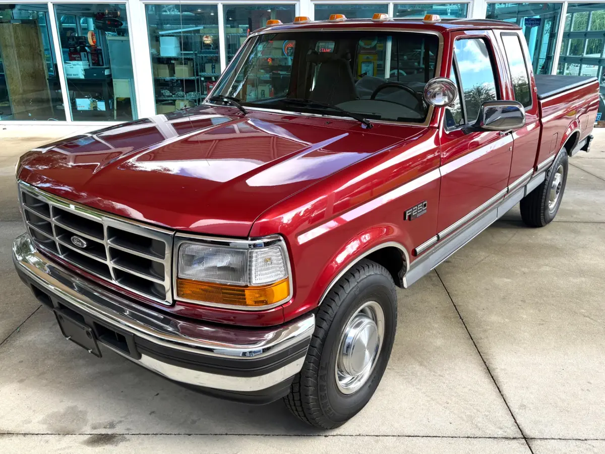 Vehicle photo 19