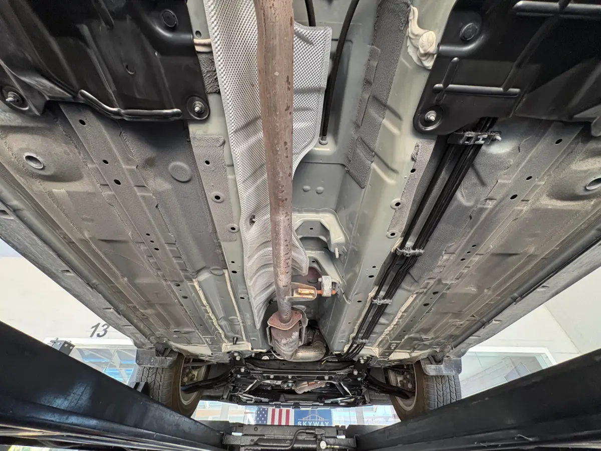 Vehicle photo 51