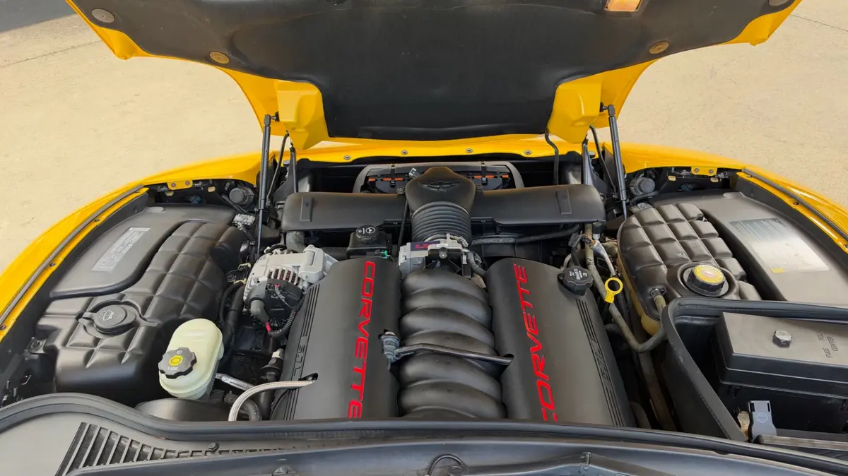 Vehicle photo 32