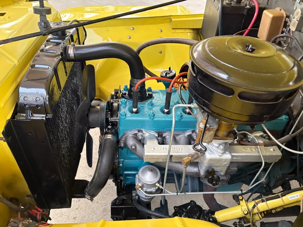 Vehicle photo 32