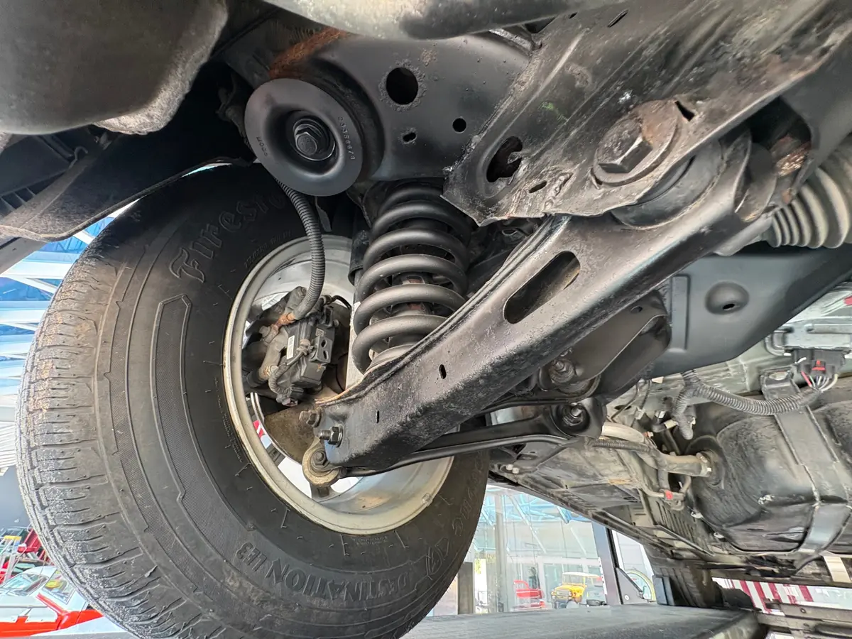 Vehicle photo 49