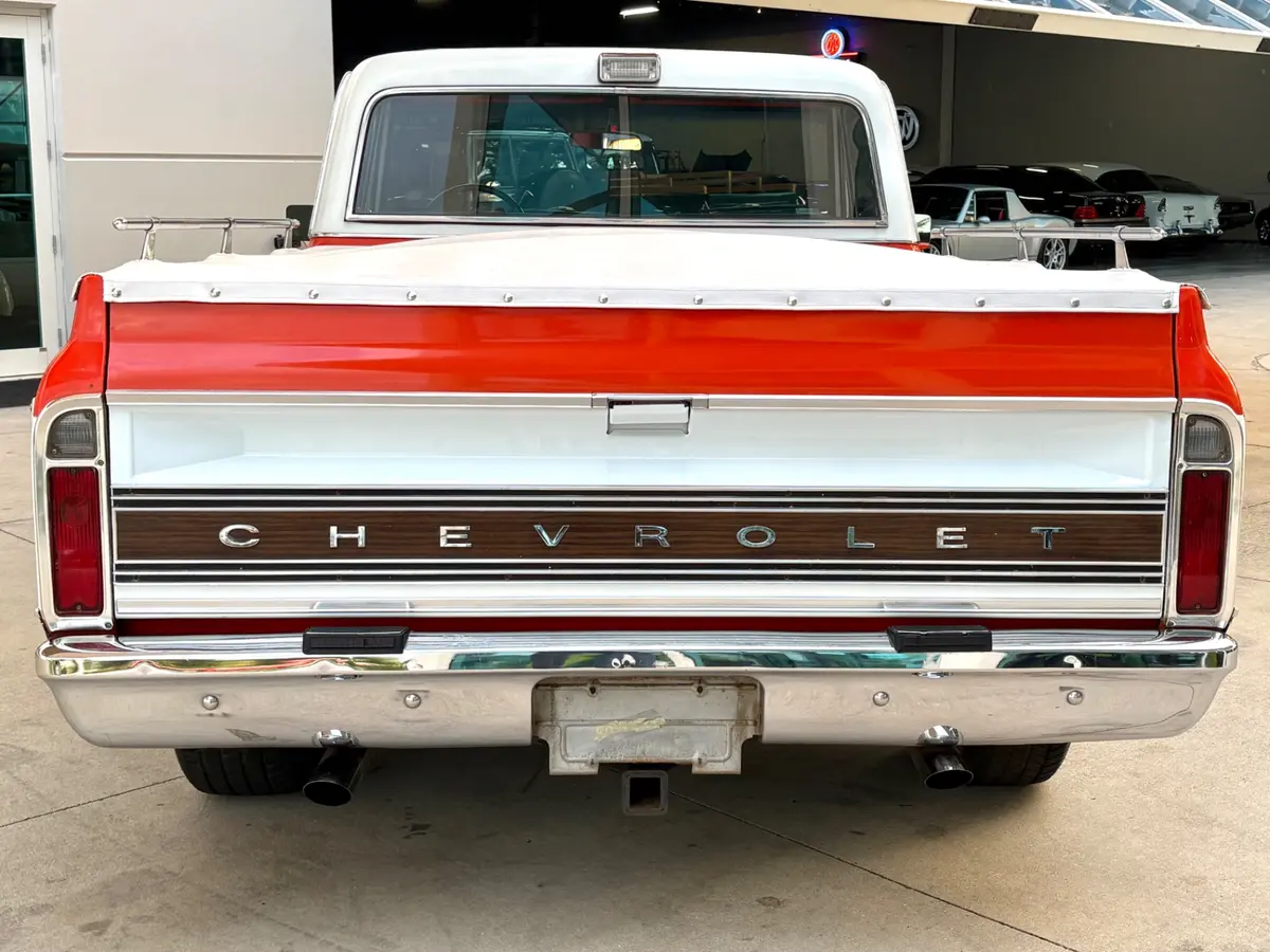 Vehicle photo 7