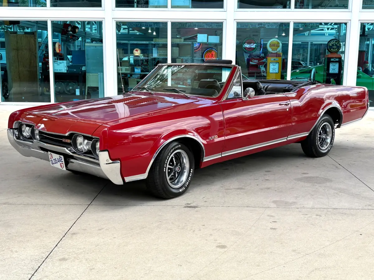 Vehicle photo 11