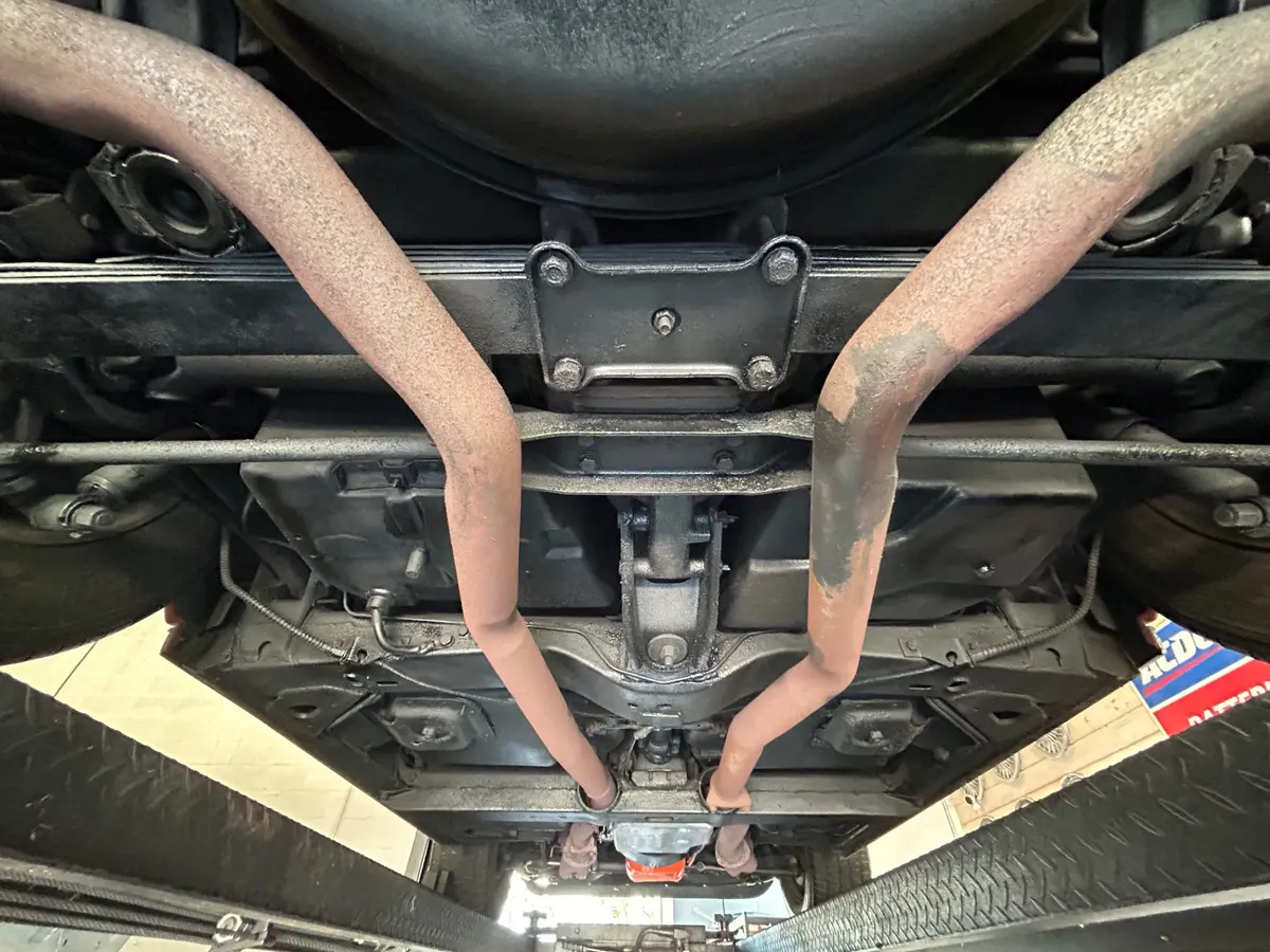 Vehicle photo 29