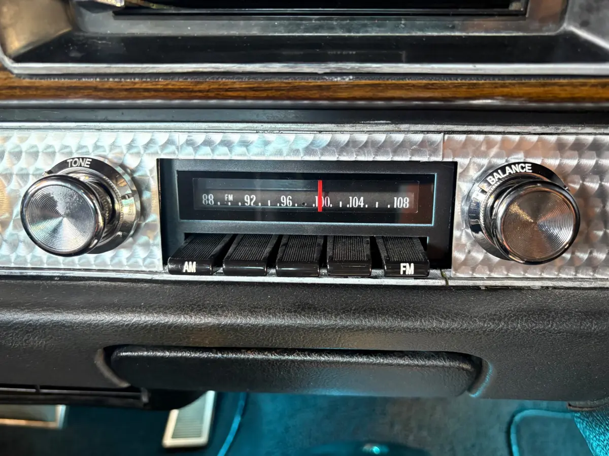 Vehicle photo 45