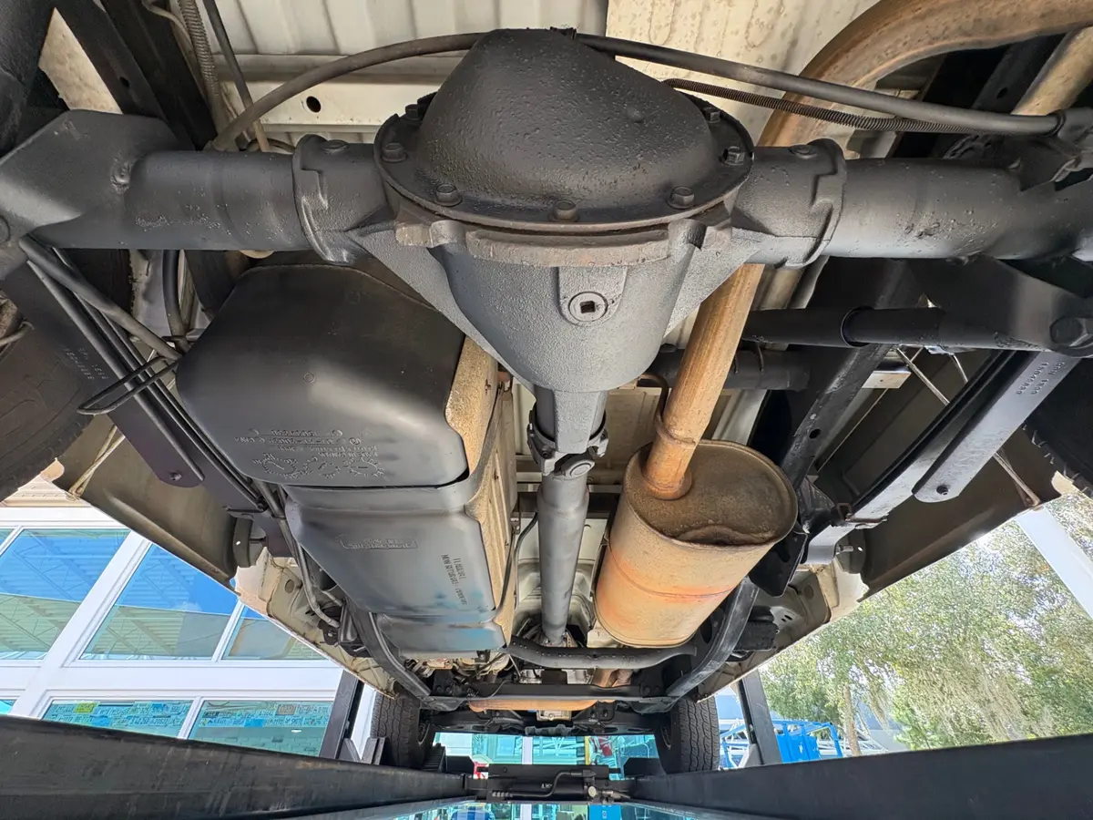 Vehicle photo 43