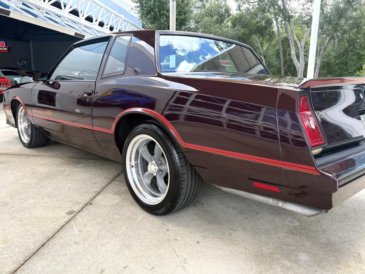 Vehicle photo 15