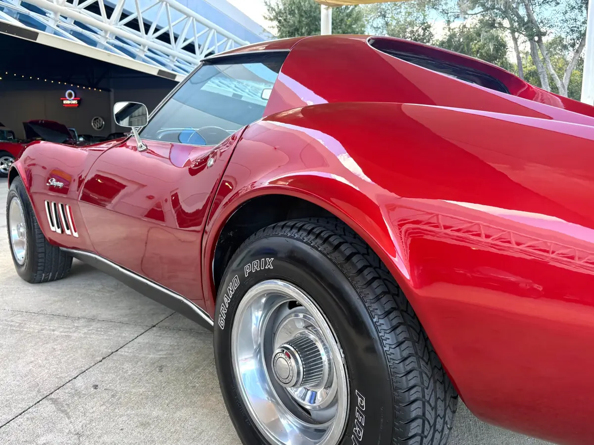 Vehicle photo 14