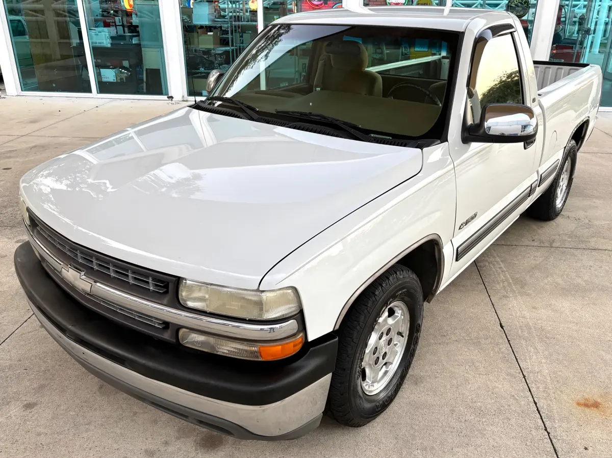 Vehicle photo 20