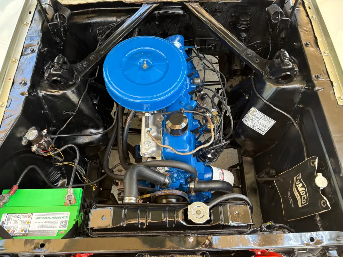 Vehicle photo 26