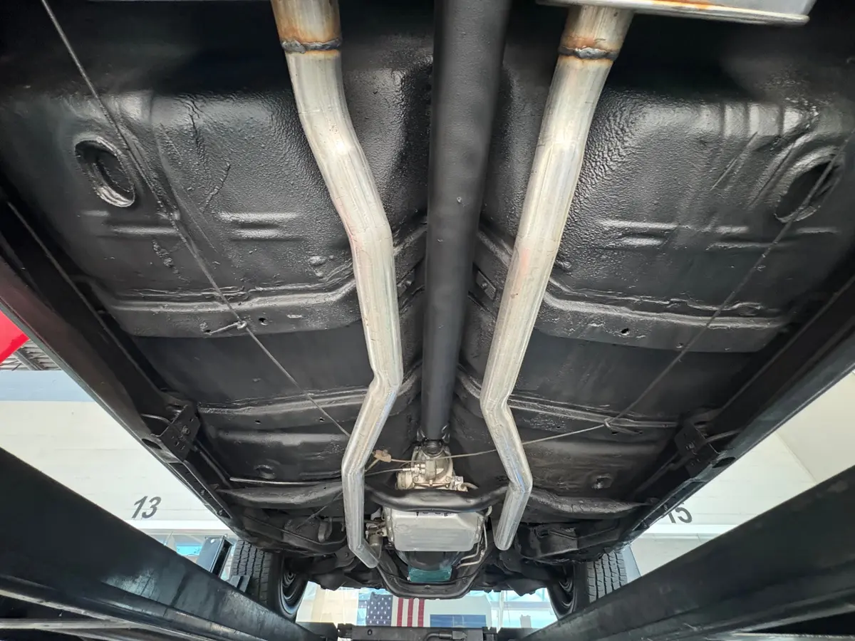 Vehicle photo 52
