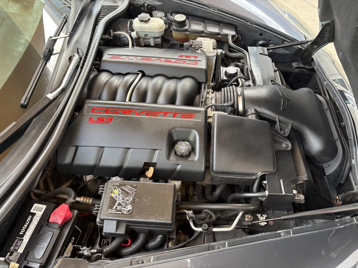 Vehicle photo 30