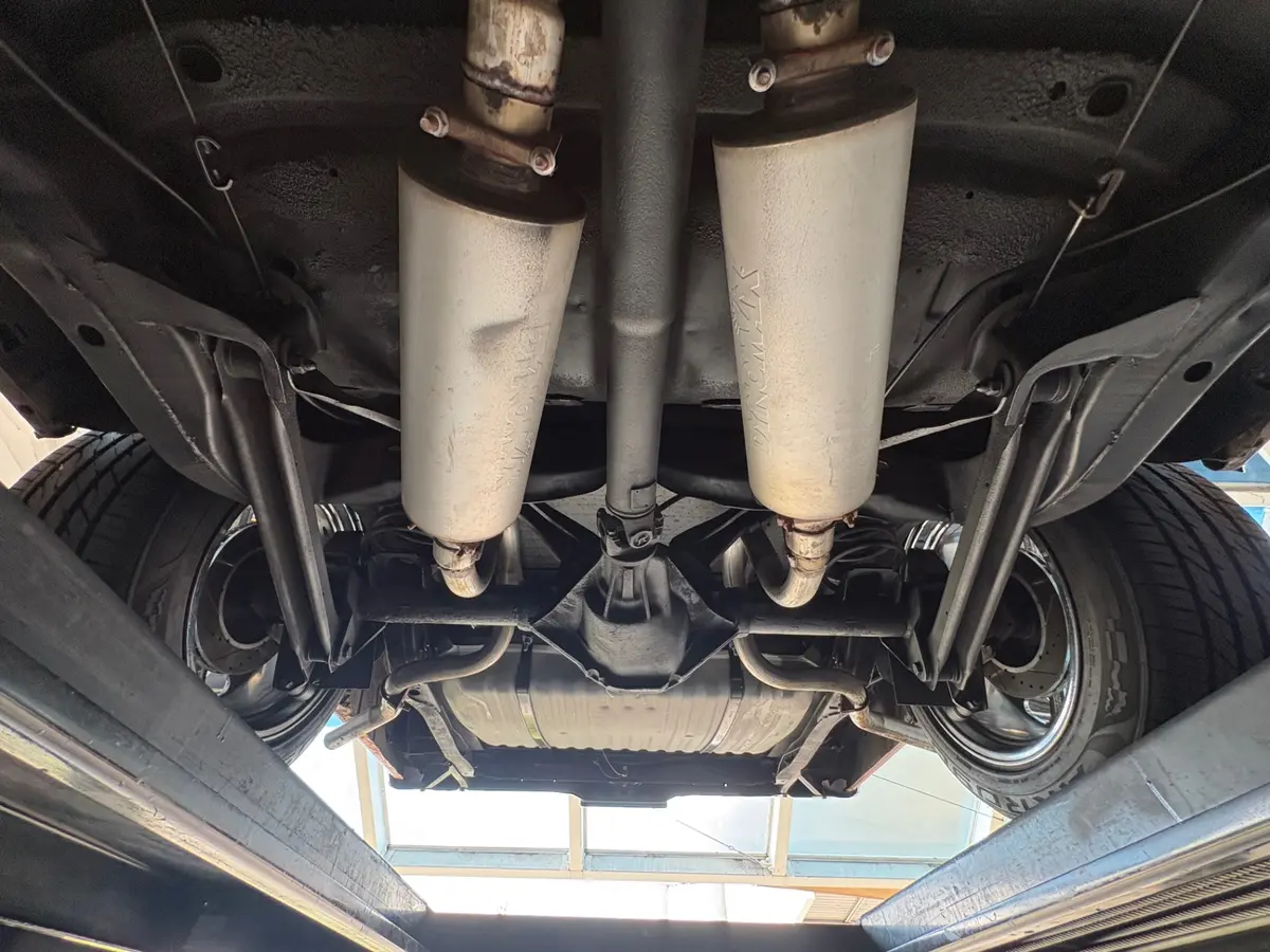 Vehicle photo 55