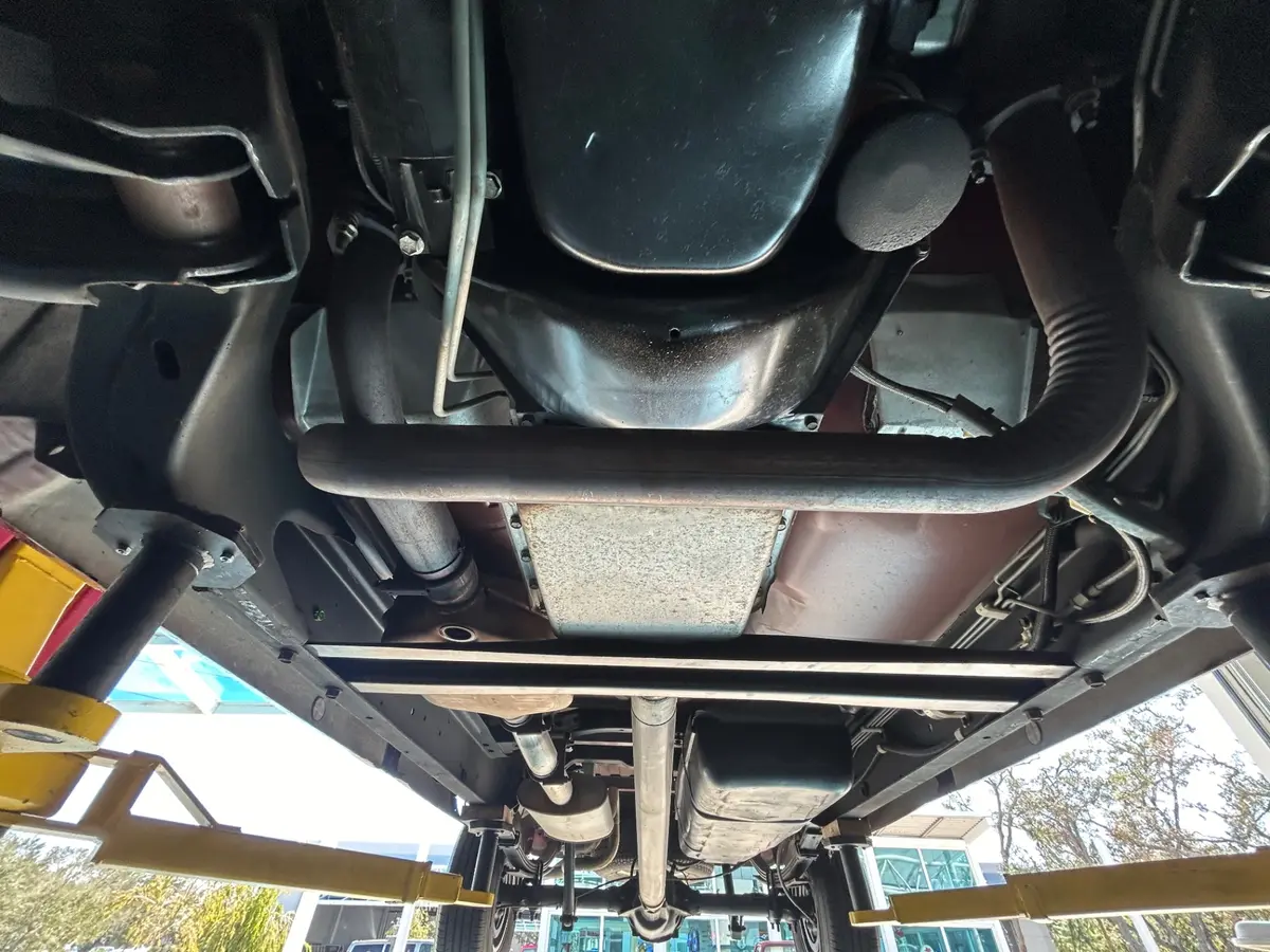 Vehicle photo 38