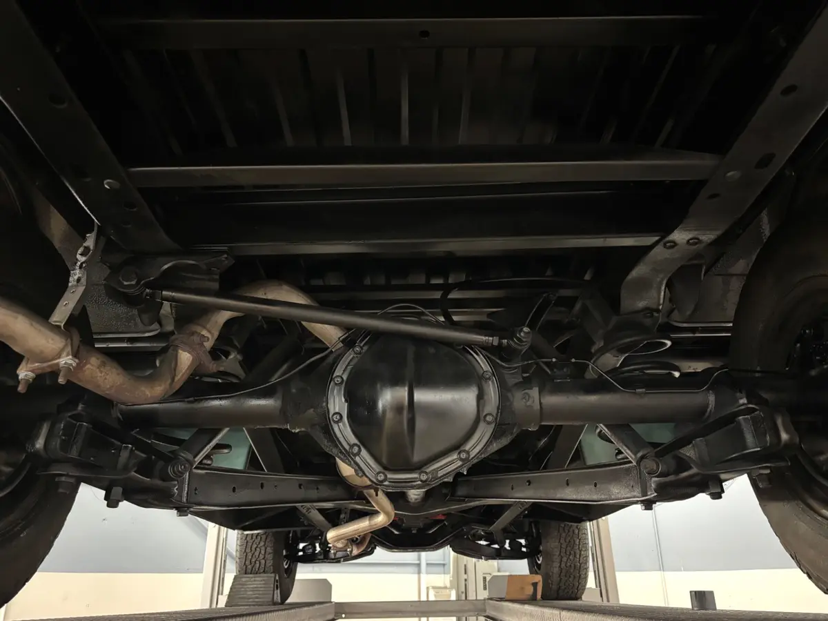 Vehicle photo 32