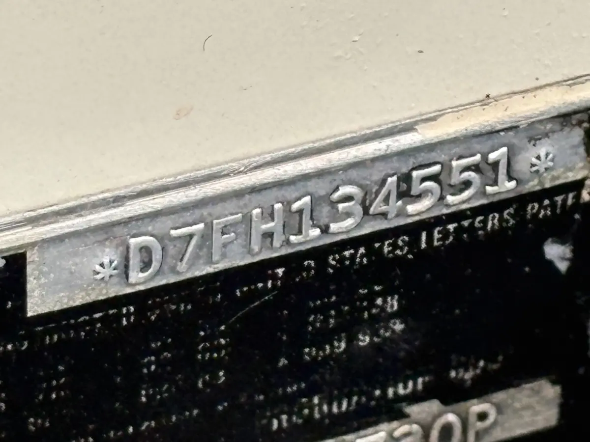 Vehicle photo 29