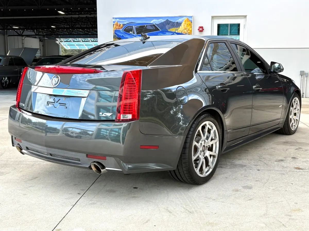 Vehicle photo 6