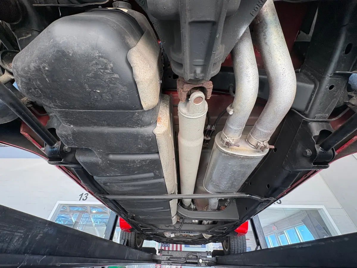 Vehicle photo 43