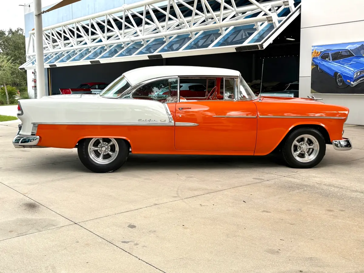 Vehicle photo 5