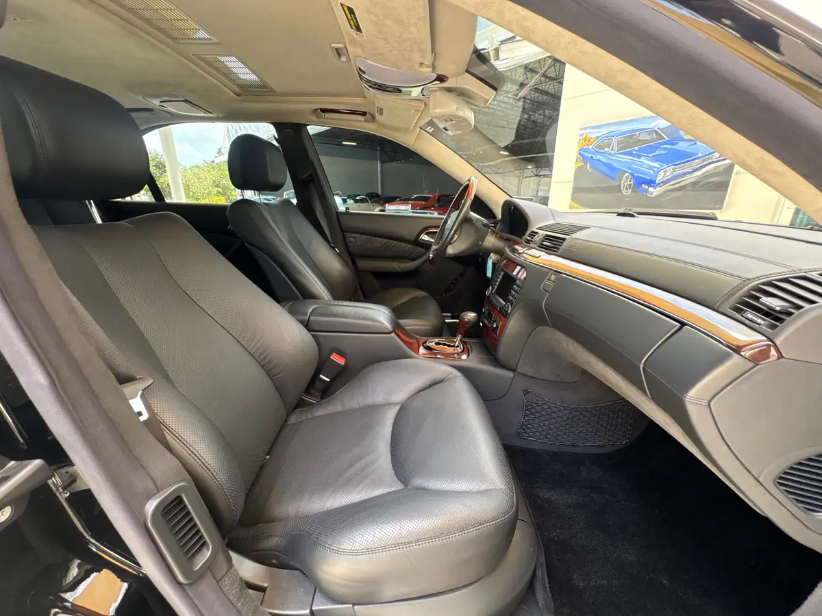 Vehicle photo 45
