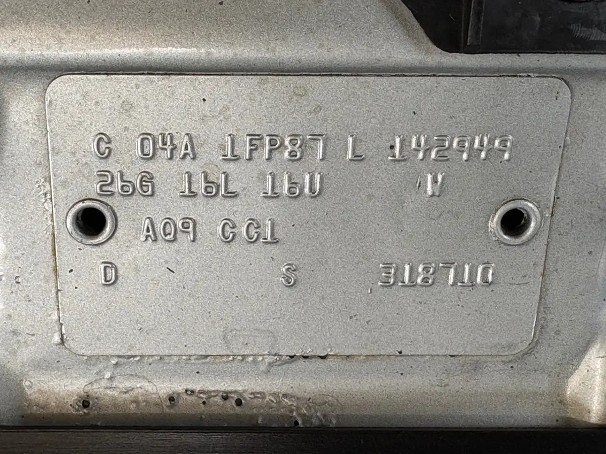 Vehicle photo 28