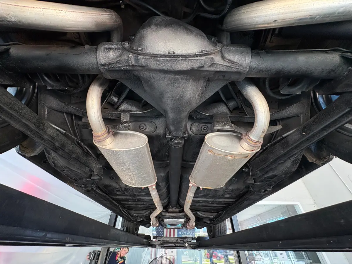 Vehicle photo 48