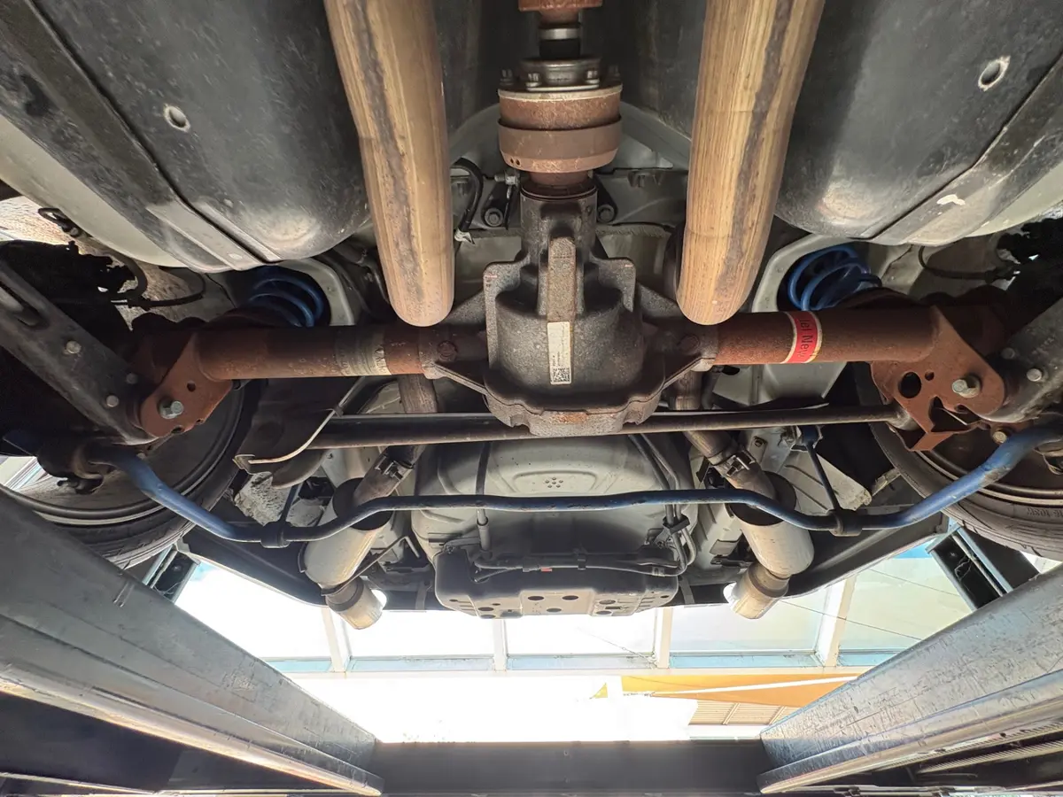 Vehicle photo 59