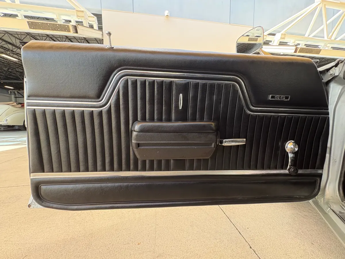 Vehicle photo 37