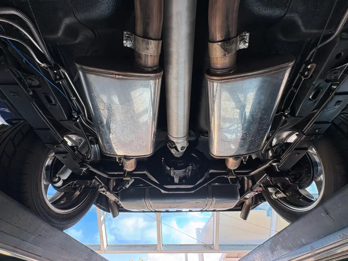 Vehicle photo 56