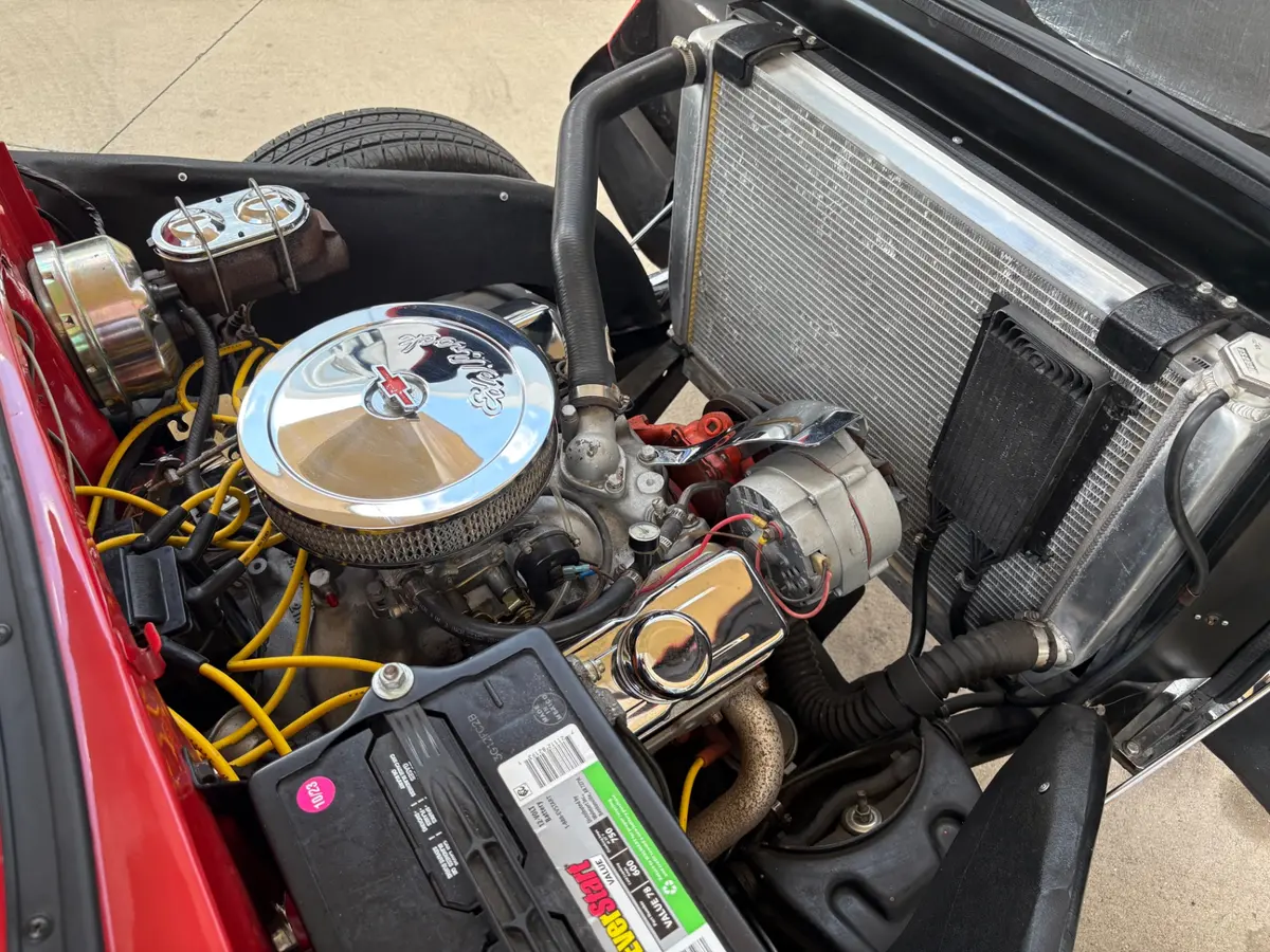 Vehicle photo 24