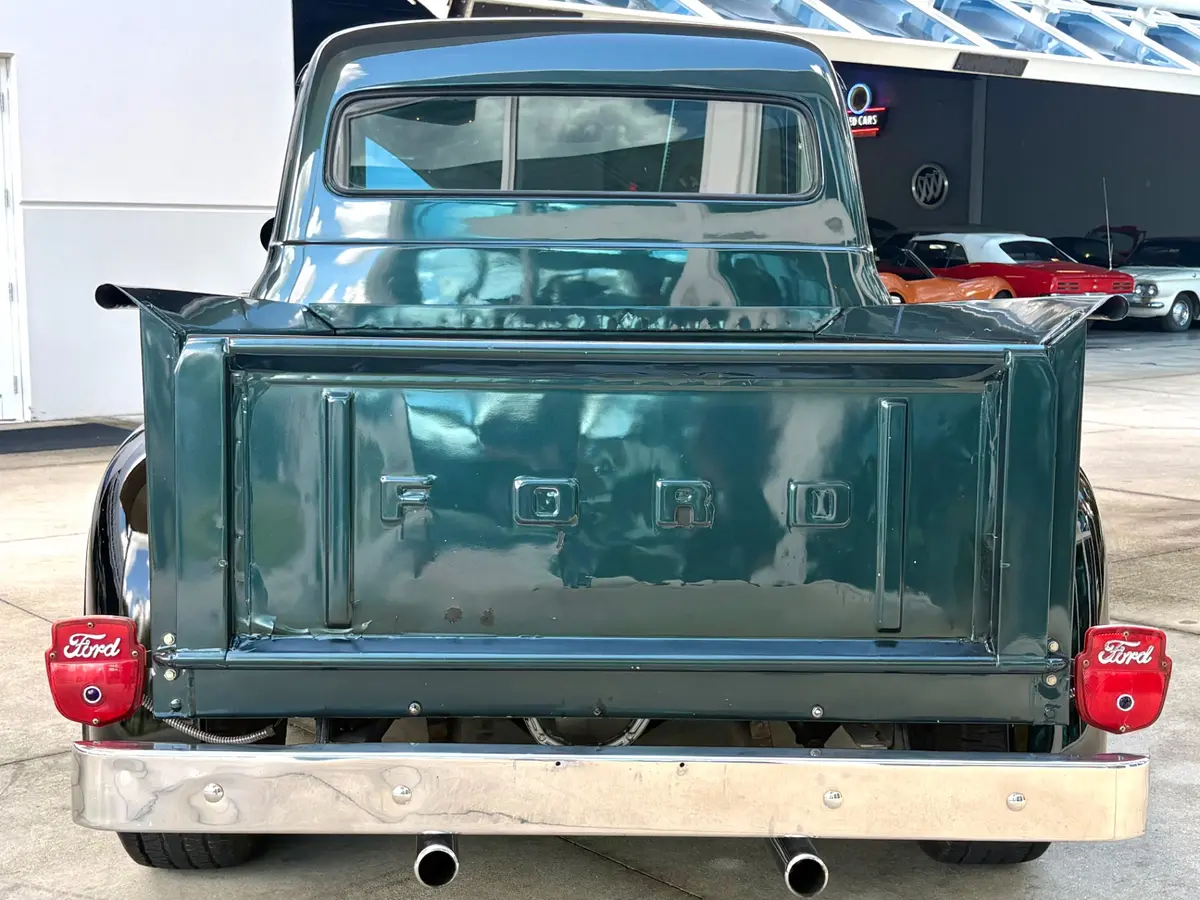 Vehicle photo 7