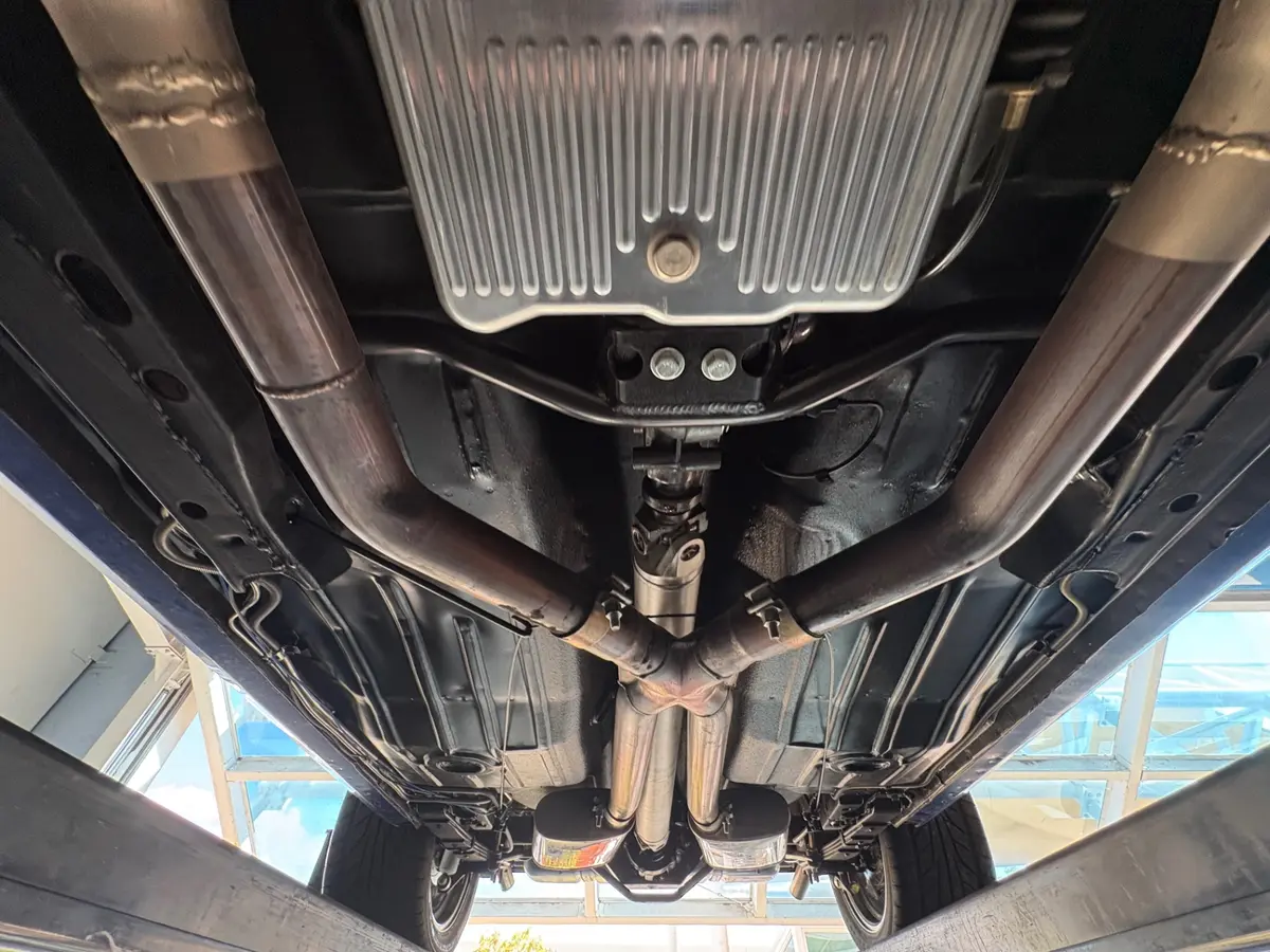 Vehicle photo 54