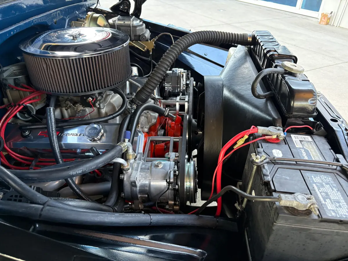 Vehicle photo 26