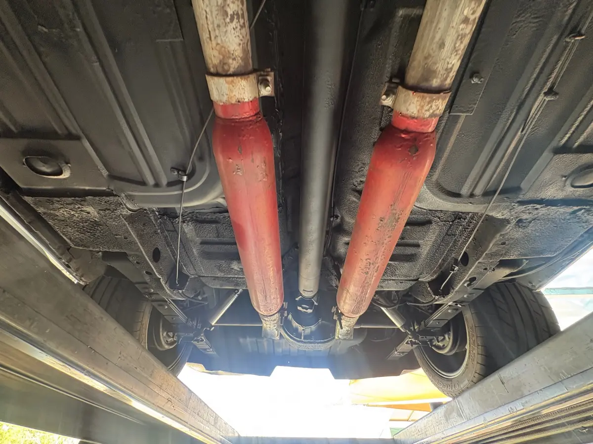 Vehicle photo 52
