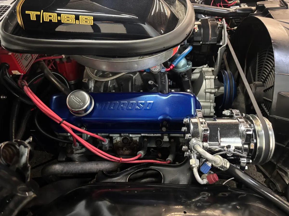 Vehicle photo 16