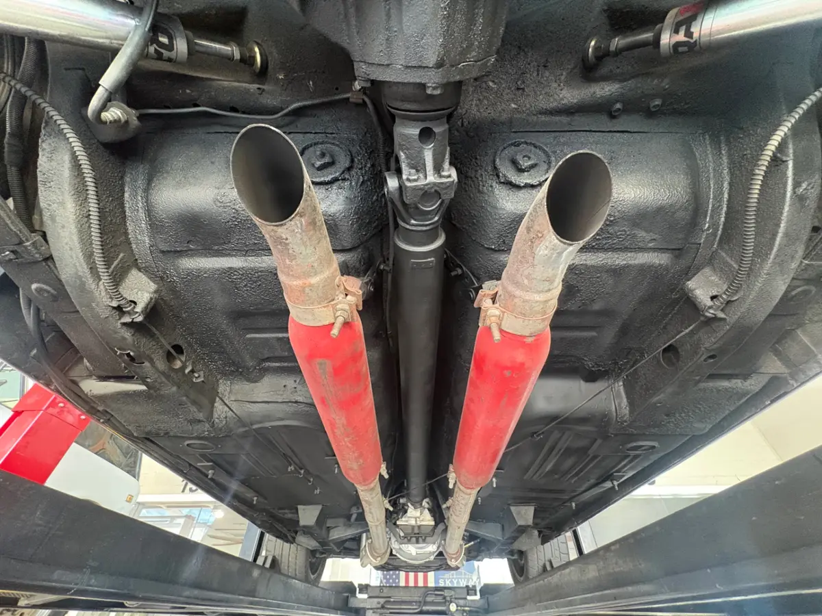 Vehicle photo 43