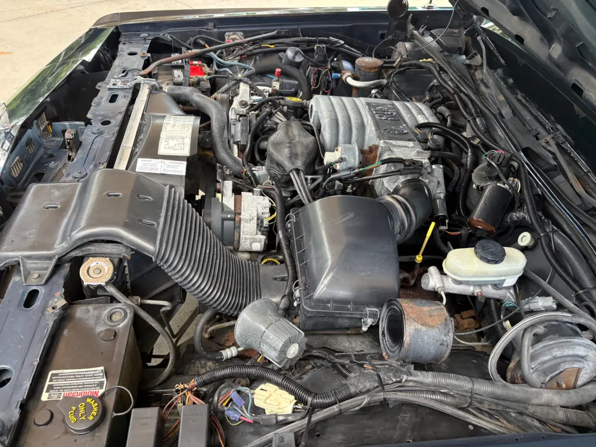 Vehicle photo 29