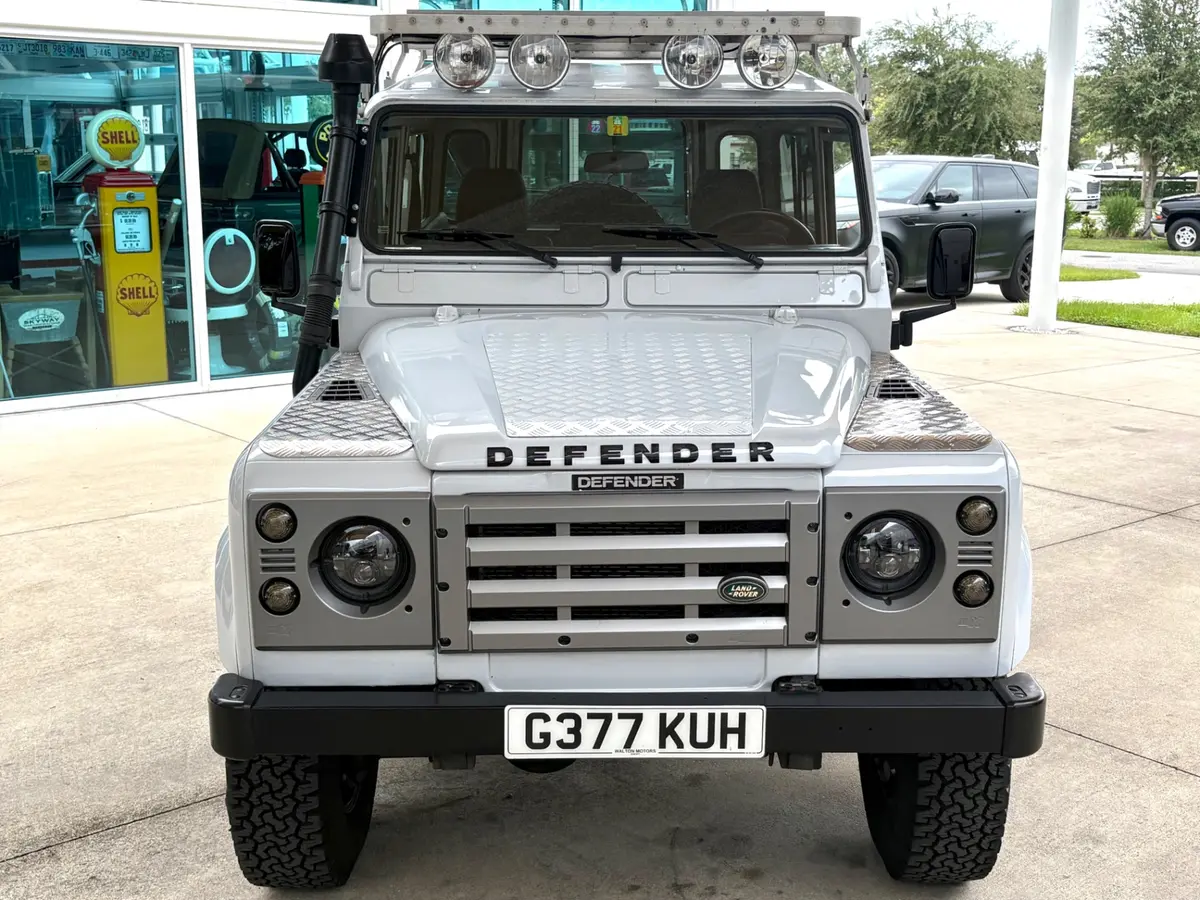 Vehicle photo 3
