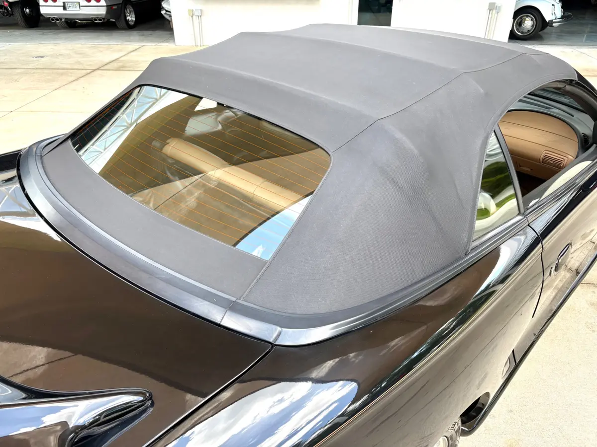 Vehicle photo 26