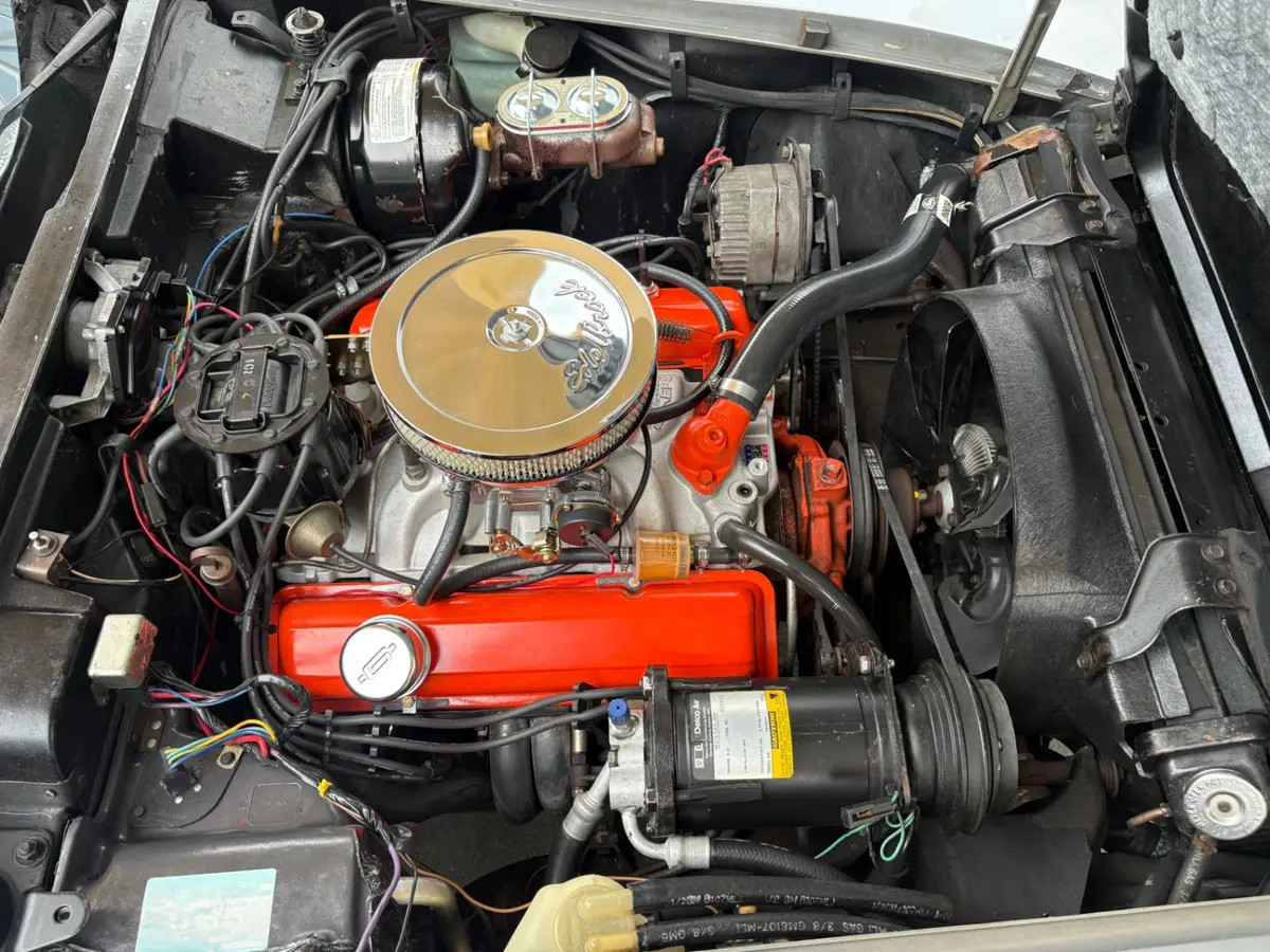 Vehicle photo 26