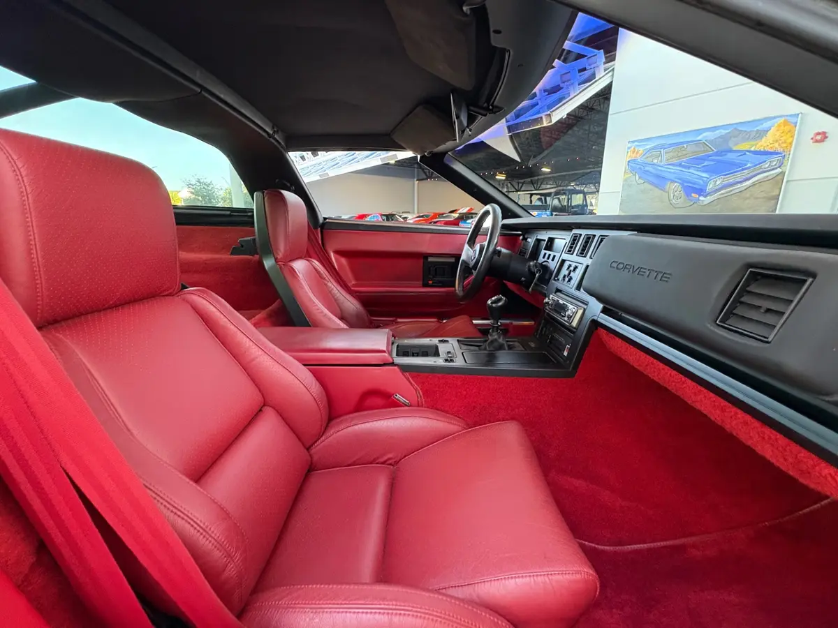 Vehicle photo 37