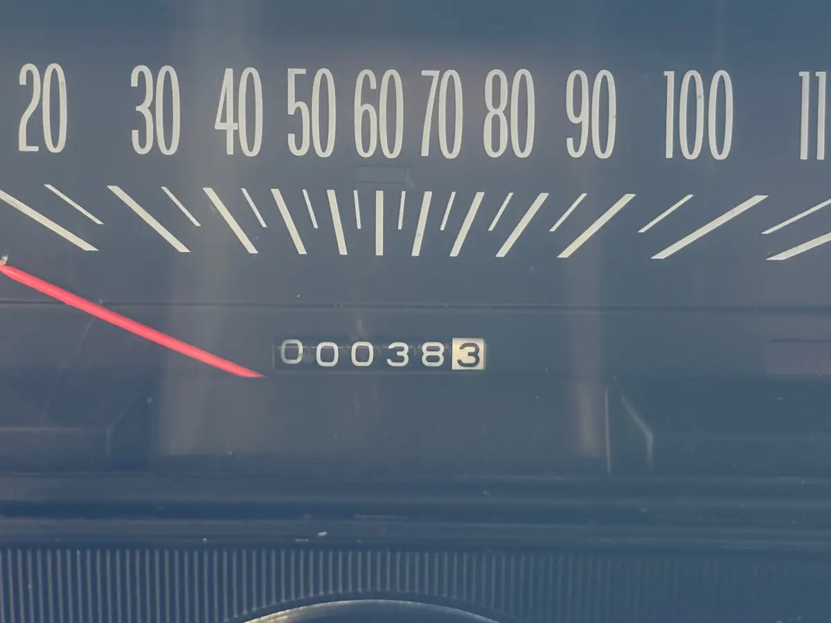 Vehicle photo 15