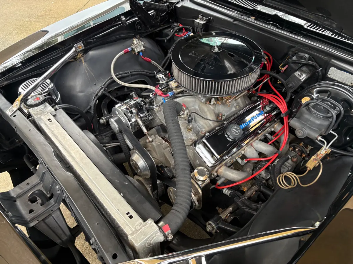 Vehicle photo 28