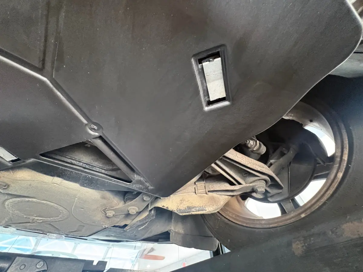 Vehicle photo 49