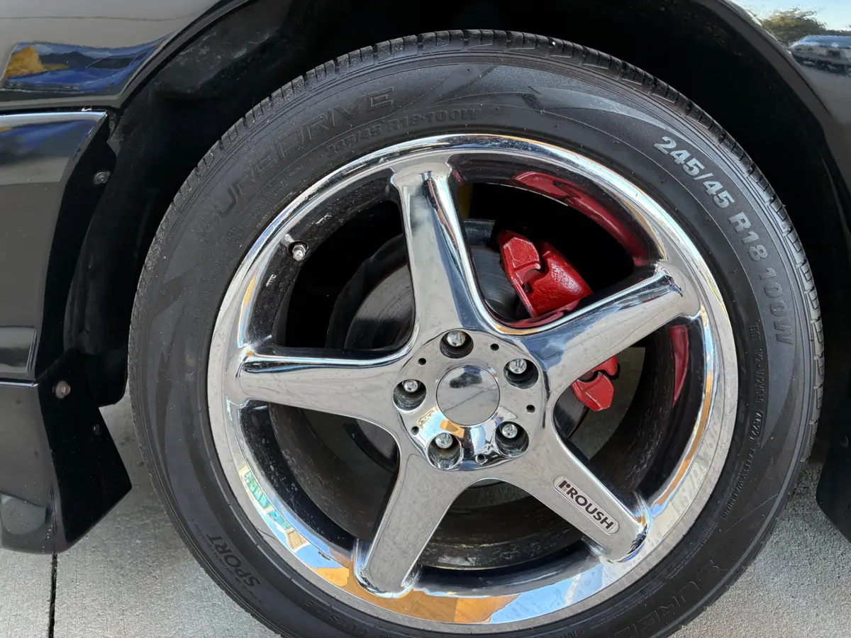 Vehicle photo 22