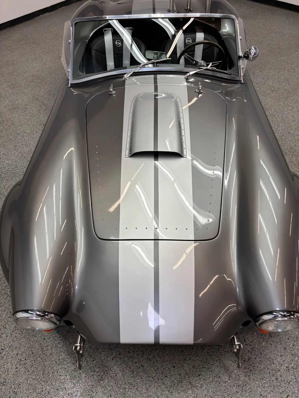 Vehicle photo 21