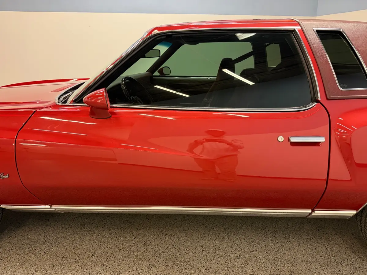 Vehicle photo 15