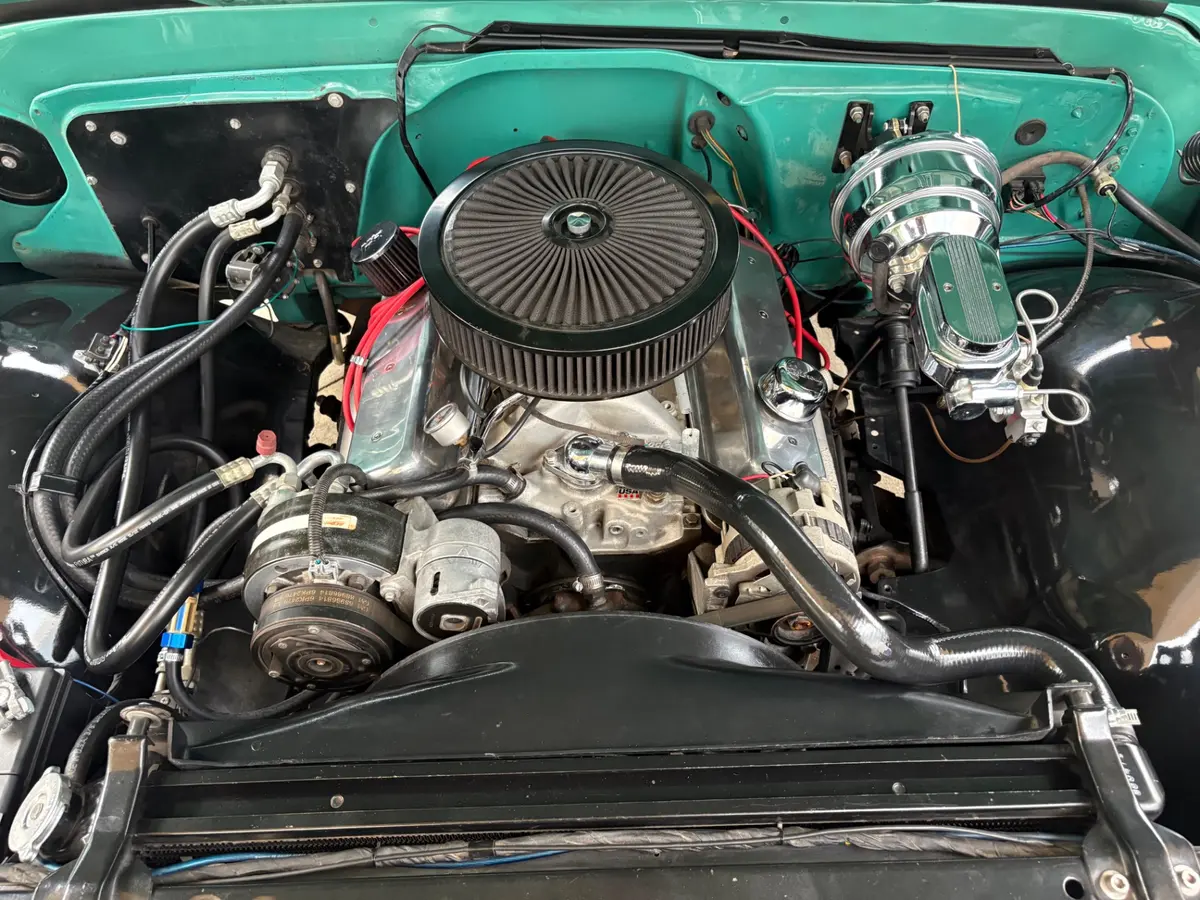Vehicle photo 32