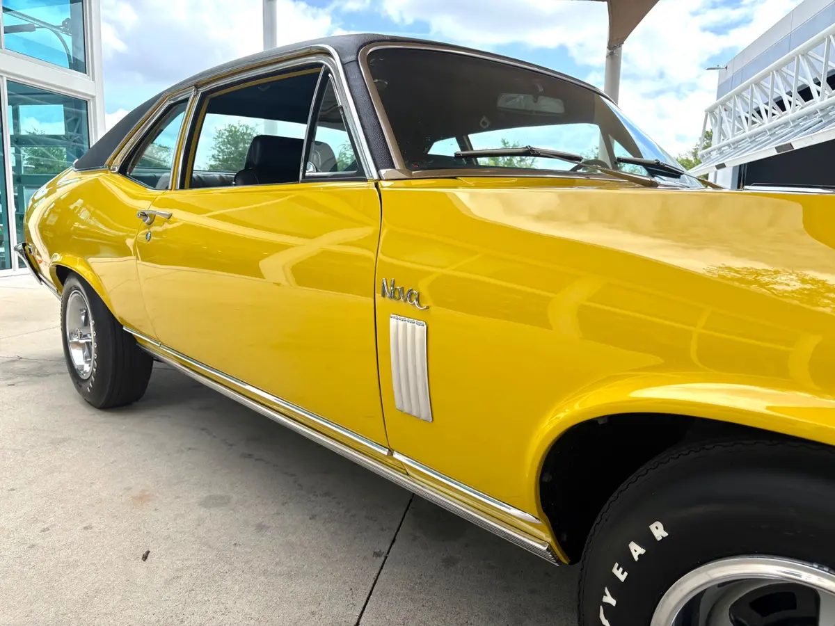 Vehicle photo 18