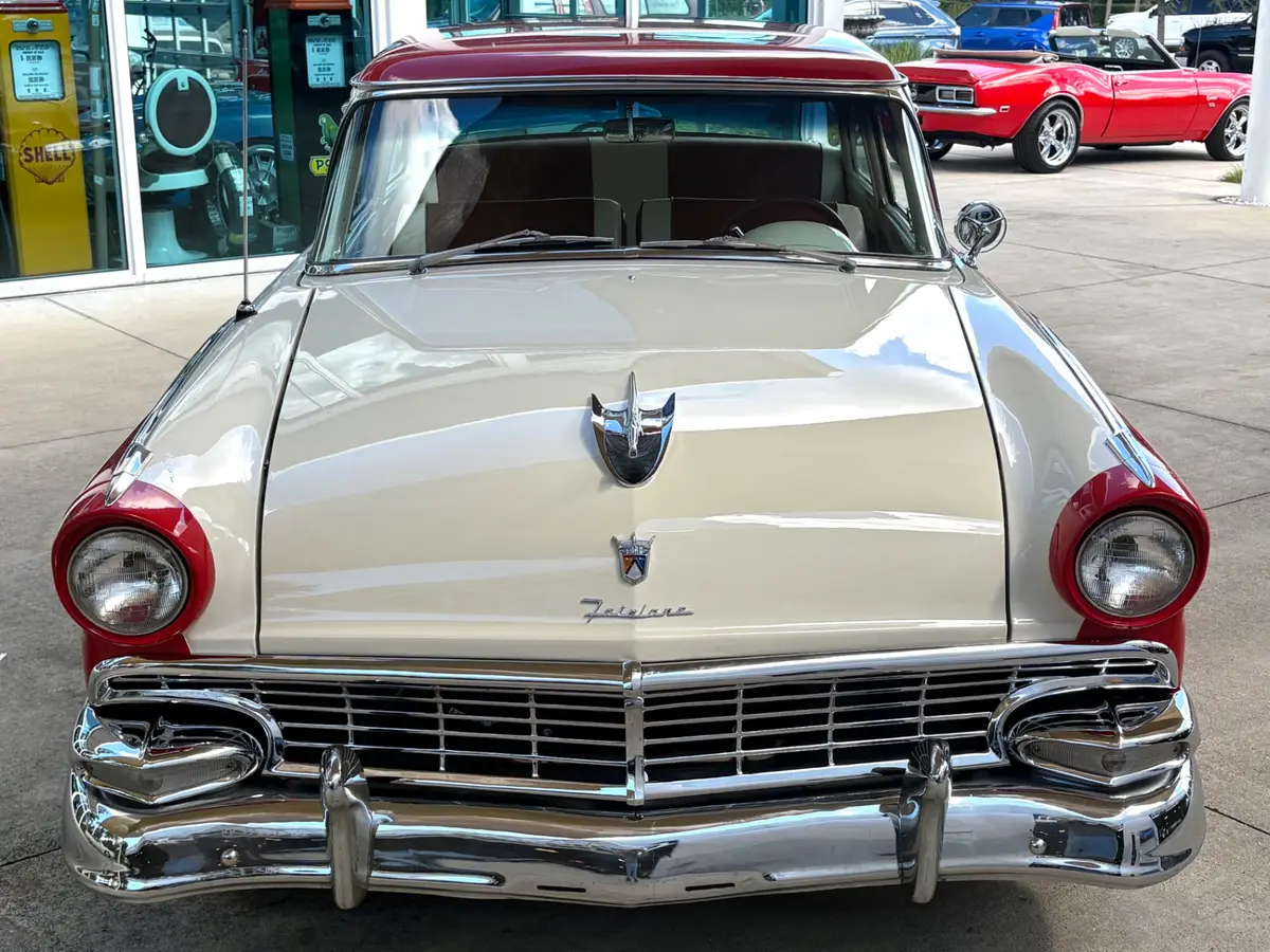 Vehicle photo 3